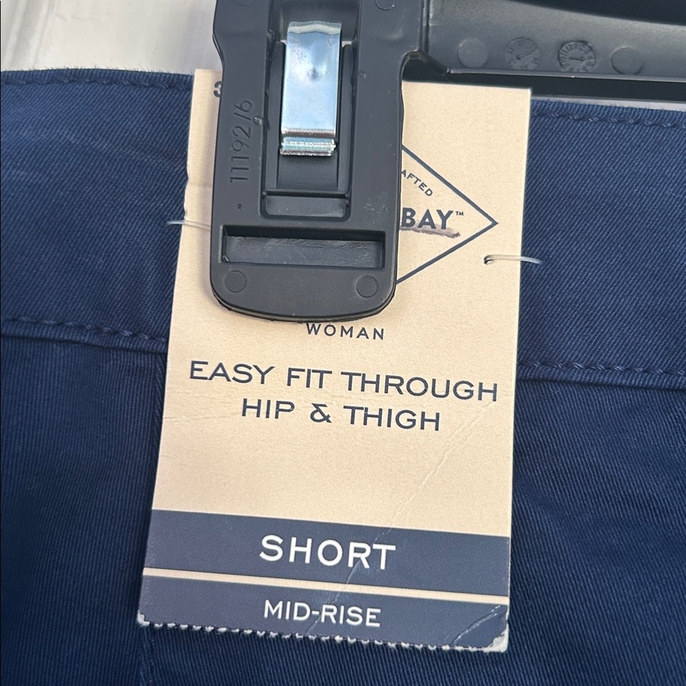 NWT St. John’s Bay American navy mid rise shorts size 30W - Picture 3 of 6